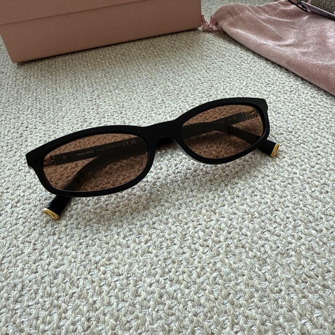 Miu Miu リガード サングラス