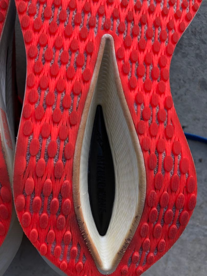 一年ありがとうございましたセールミズノウェーブリベリオンプロ3アカオニ✖️アオオニ