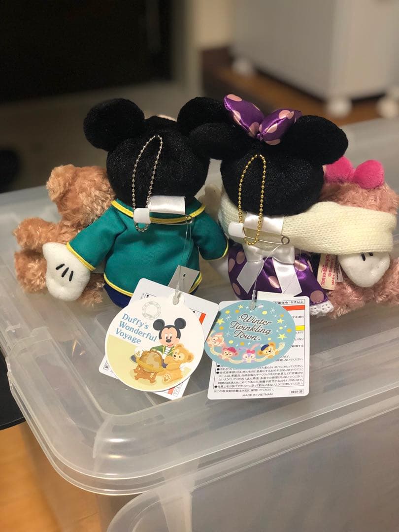 ミッキー&ダッフィー、ミニー&シェリーメイ ぬいぐるみバッジ