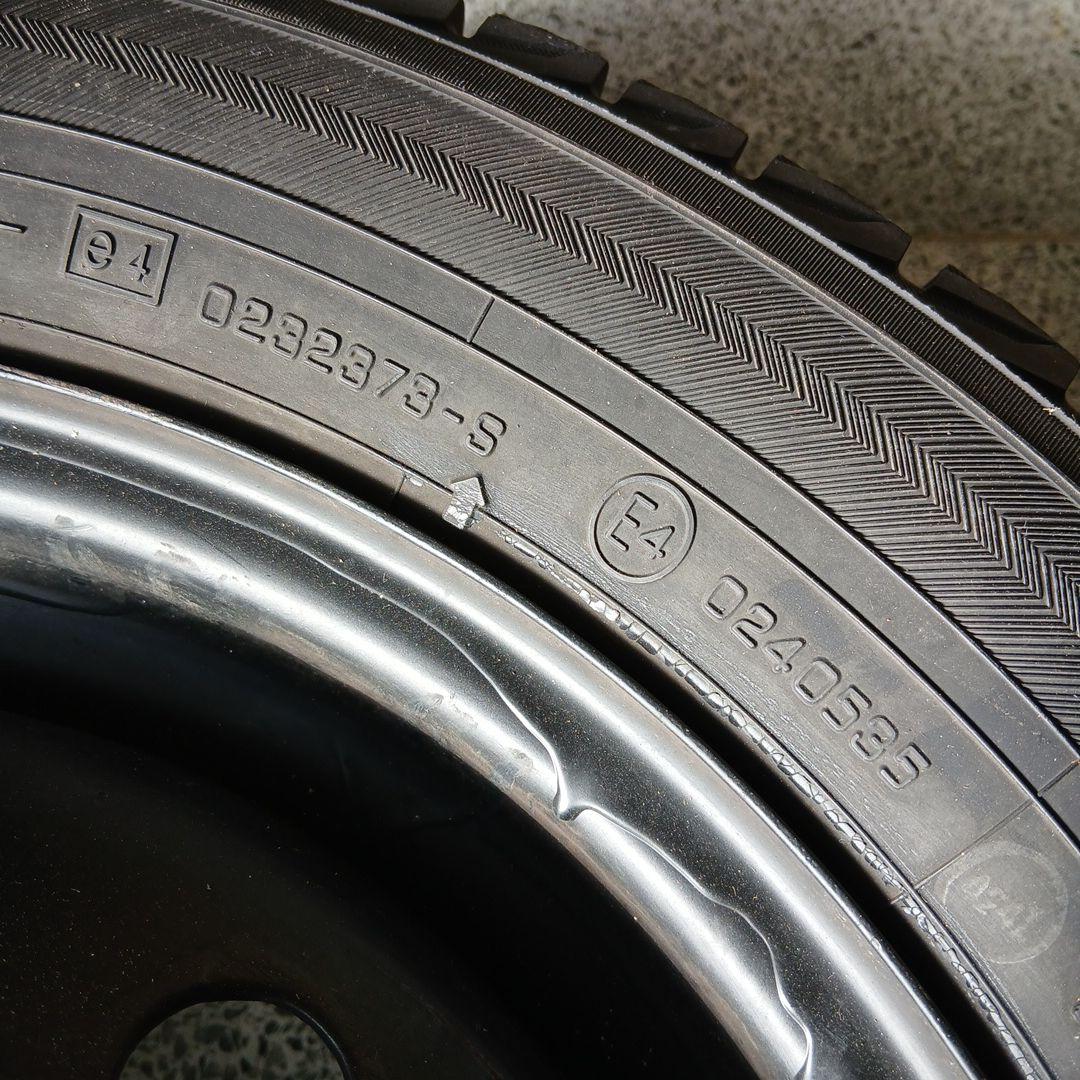 【No.①】軽自動車用スタッドレスタイヤ　4本のうち2本