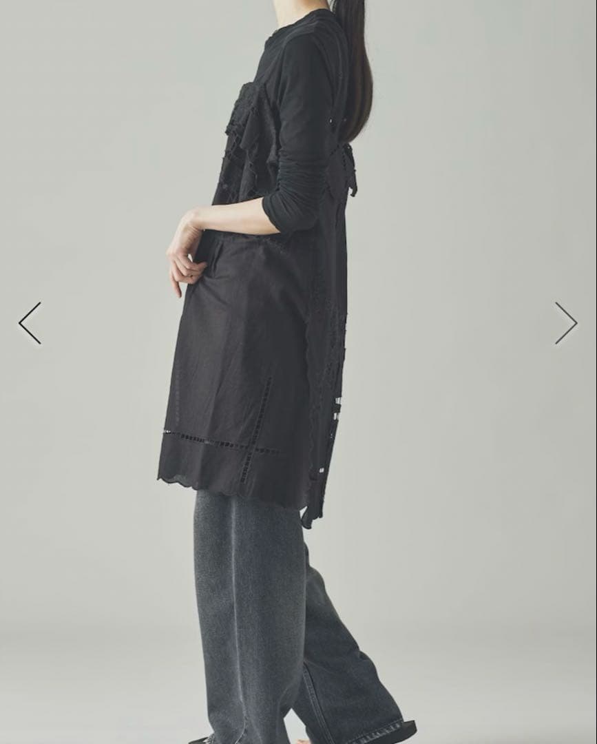 カレンソロジー　カットワーククロスブラウス