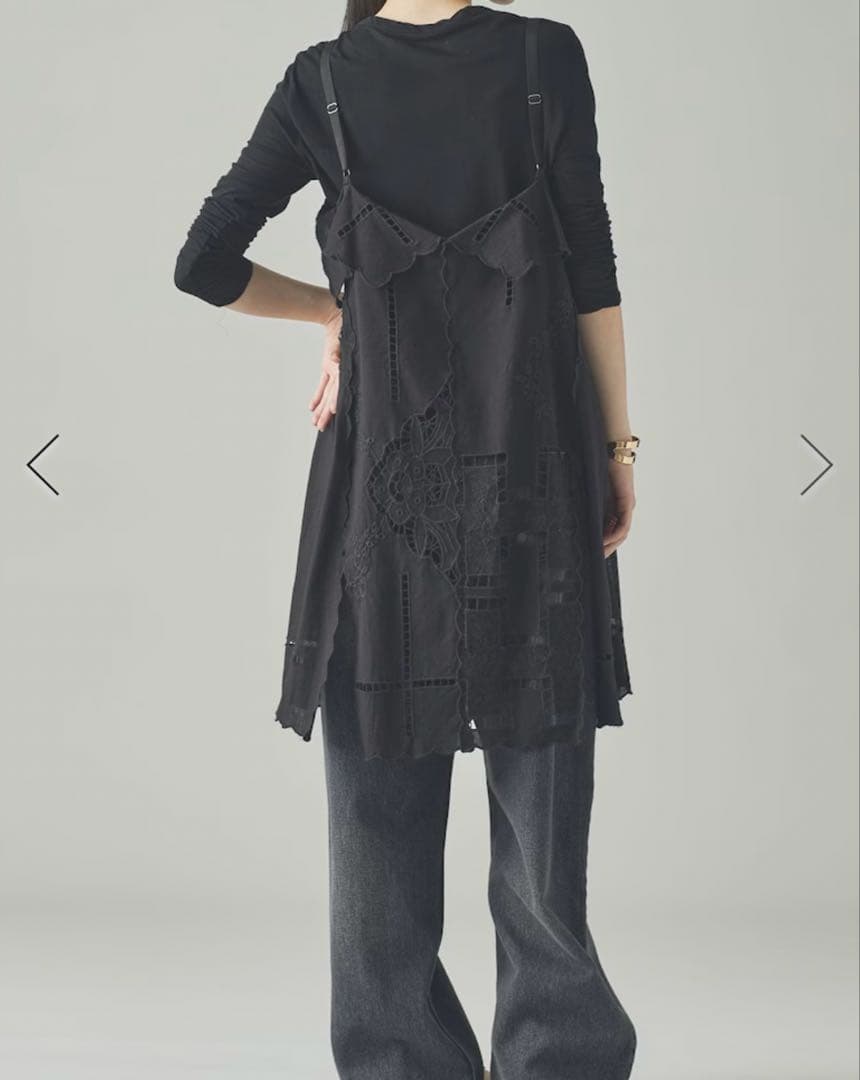 カレンソロジー　カットワーククロスブラウス