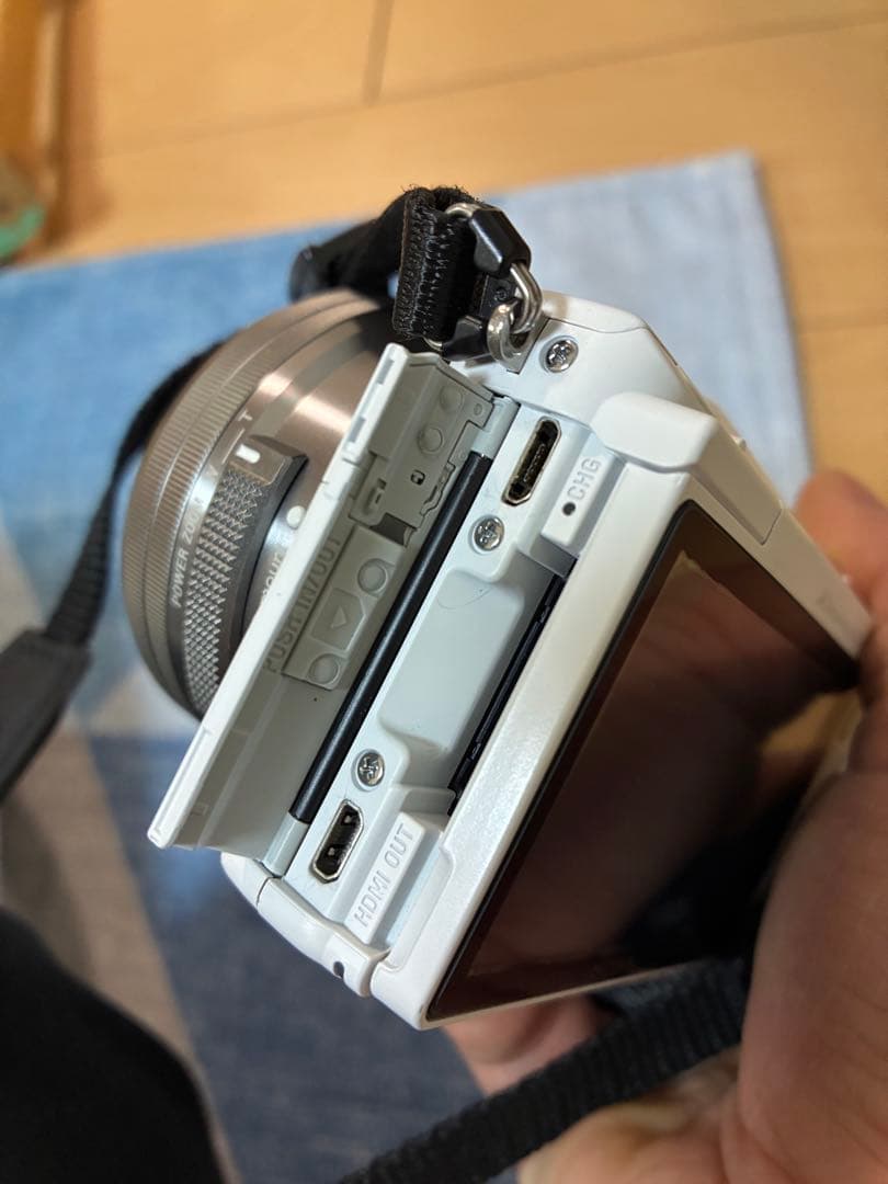 ★極上級★ほぼ新品★SONY a5100 シャッター回数1000回以下