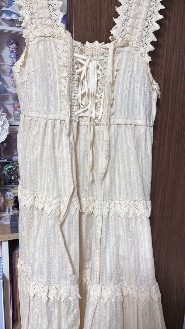 BABY からみ3段ティアードジャンパースカート　生成