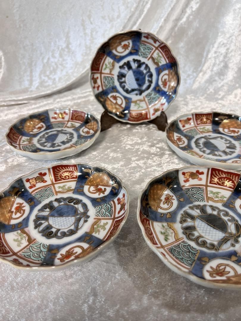 金彩色絵花草紋輪花小皿　伊万里焼　明治　5枚組