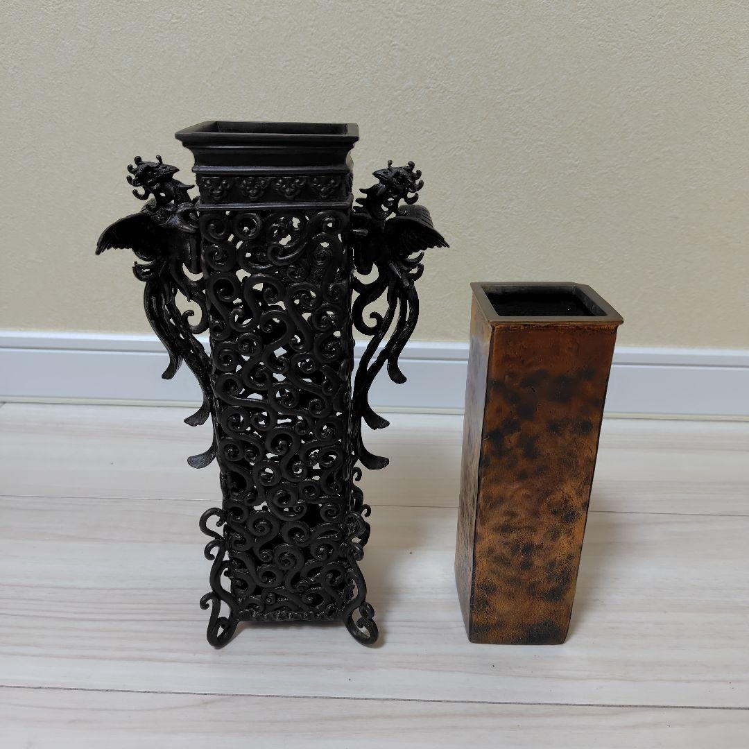 高岡銅器 青銅製花器 角型 唐草透かし 鳳凰耳付（蓋無し）