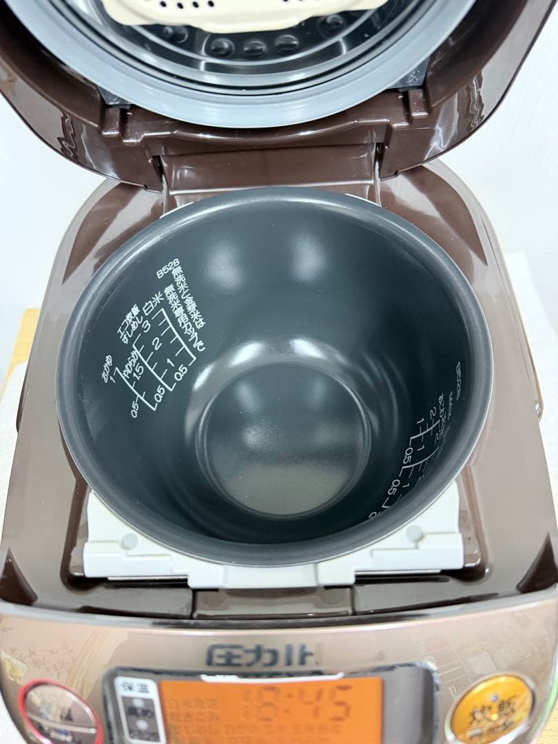 象印 Zojirushi 圧力IH炊飯器 NP-RL05（3合炊き）2019年製