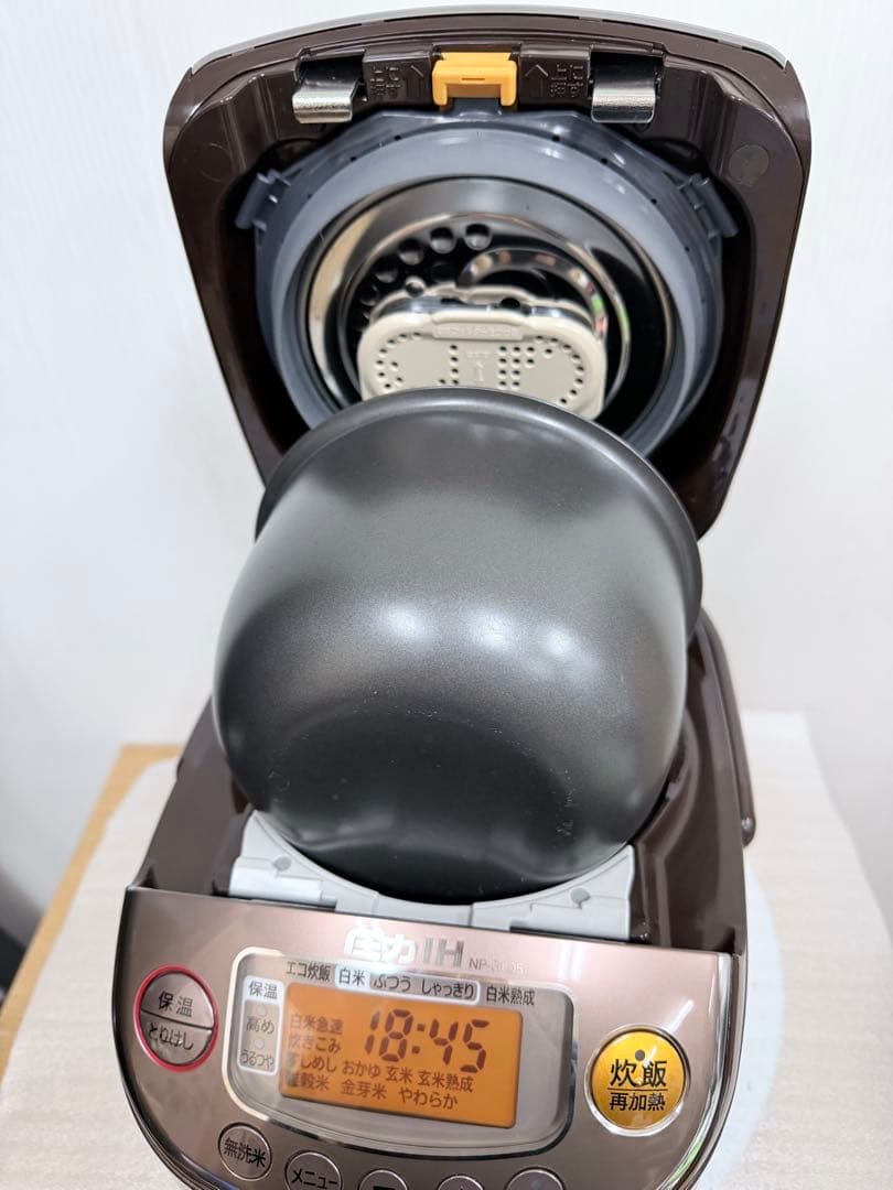 象印 Zojirushi 圧力IH炊飯器 NP-RL05（3合炊き）2019年製