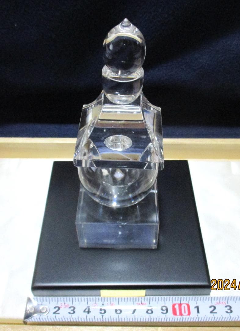 五輪塔　天然水晶　美術工芸品　伝統工芸品　証明書付き　風水　山梨県水晶美術彫刻