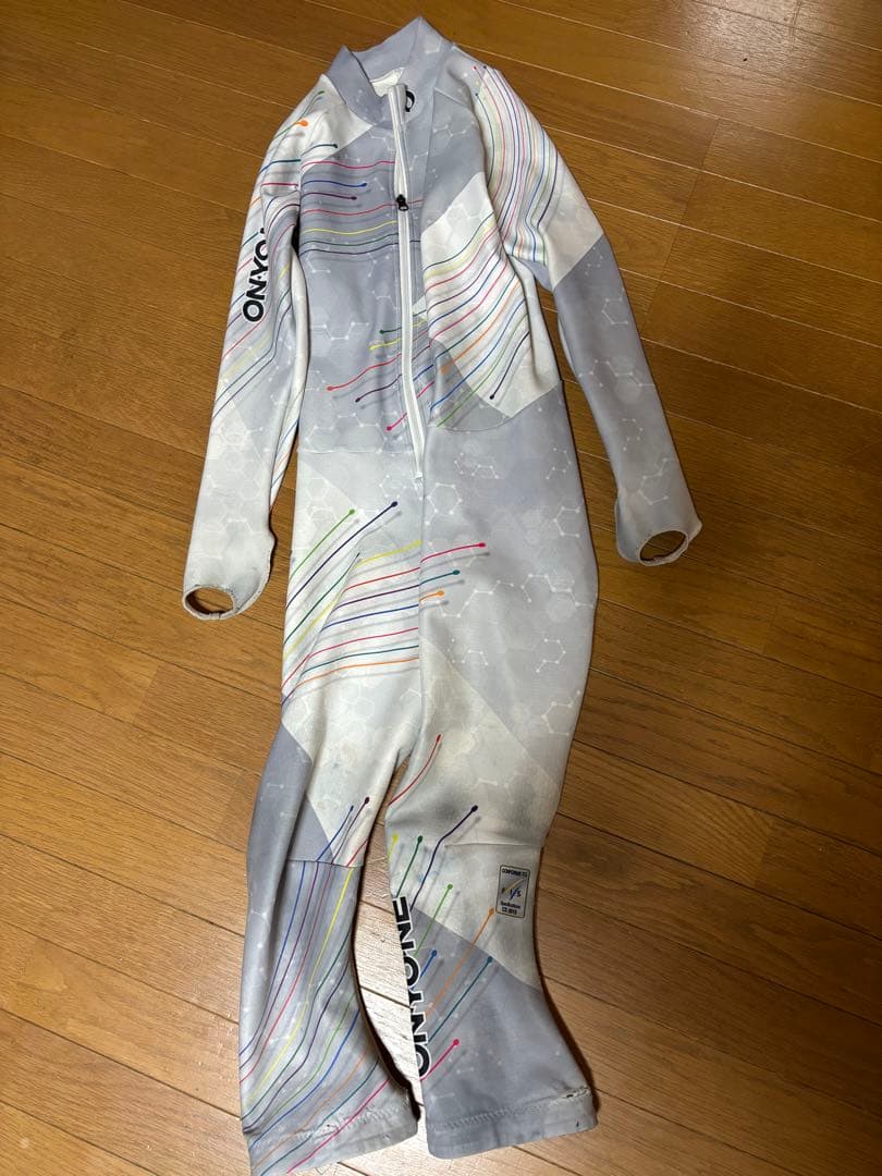 スキー　ワンピース　グレー マルチカラー