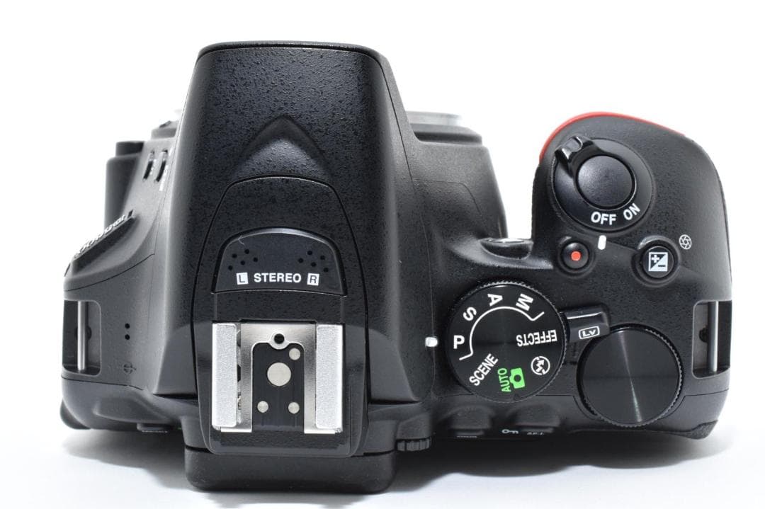 美品 ニコン NIKON D5600 ダブルズームキット デジタル一眼レフカメラ