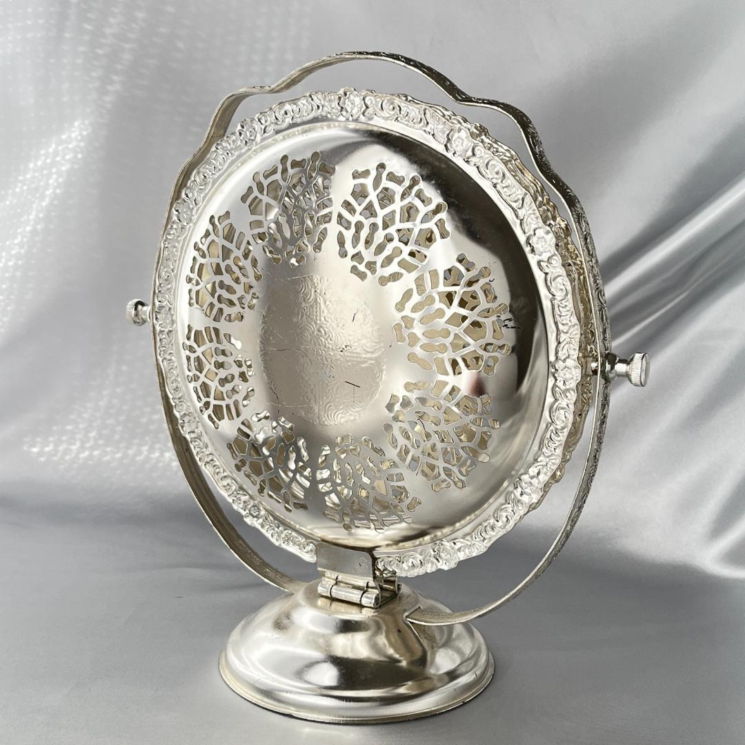 【英国 】エンボスと透かしのケーキスタンド Queen Anne