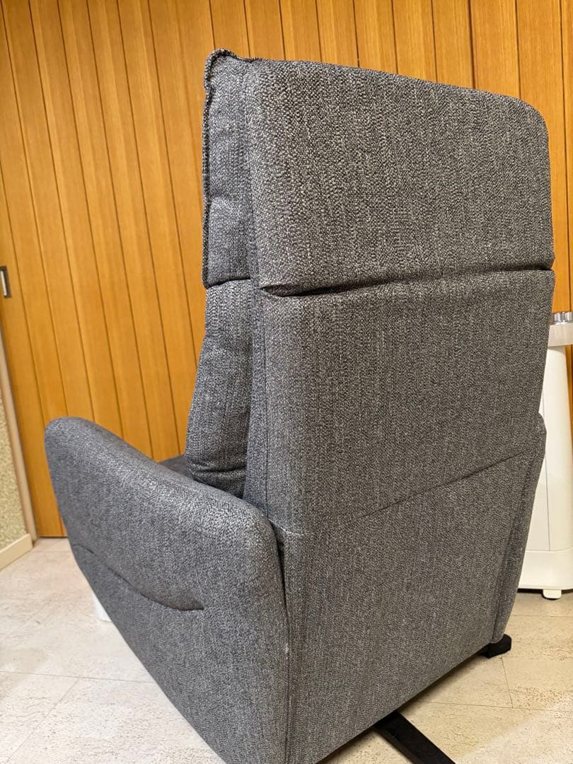こ*じ様 [送料込] 2023年冬購入 ニトリ電動1人掛けソファ グレー ファブ