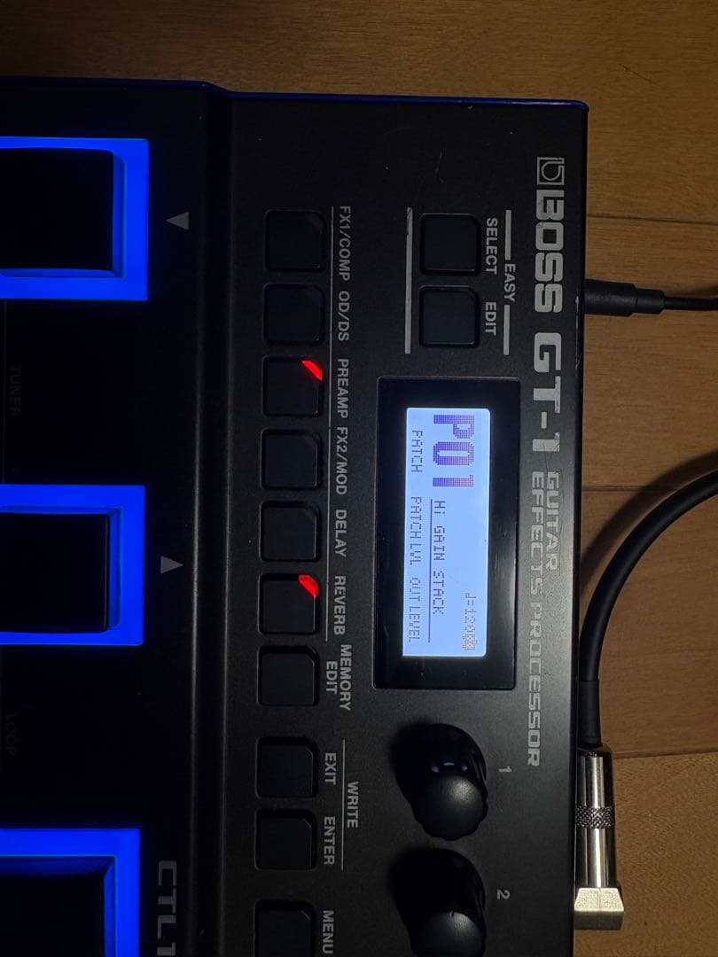 BOSS GT-1 マルチエフェクター（動作良好・ACアダプター付）