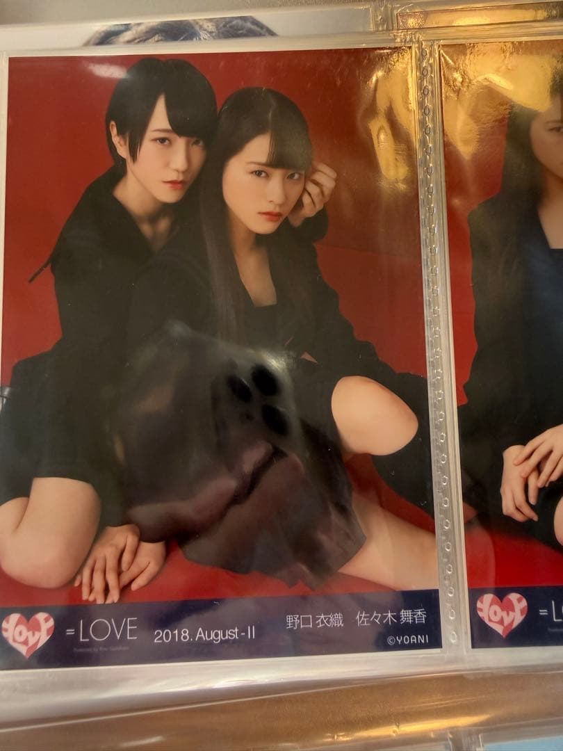 イコラブ　生写真 ＝LOVE 佐々木舞香　野口衣織 赤背景　黒セーラー