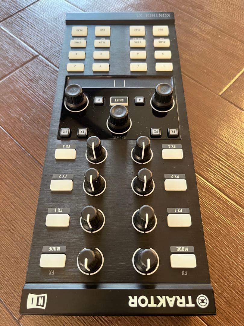 DJ機材 TRAKTOR Kontrol X1 MK2