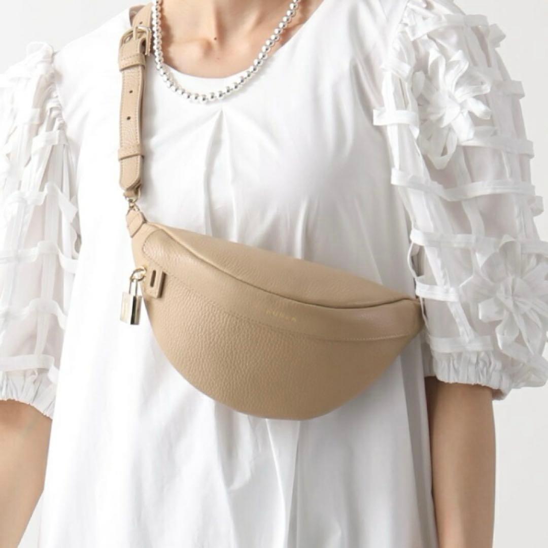 FURLA フルラ ボディバッグ