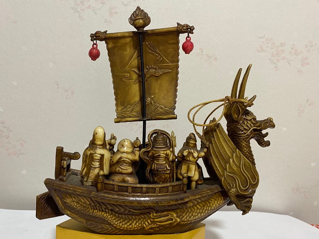 ♦セルロイド製 細密 龍に七福神宝船縁起物 置物飾り 富士山 鶴に亀 骨董品