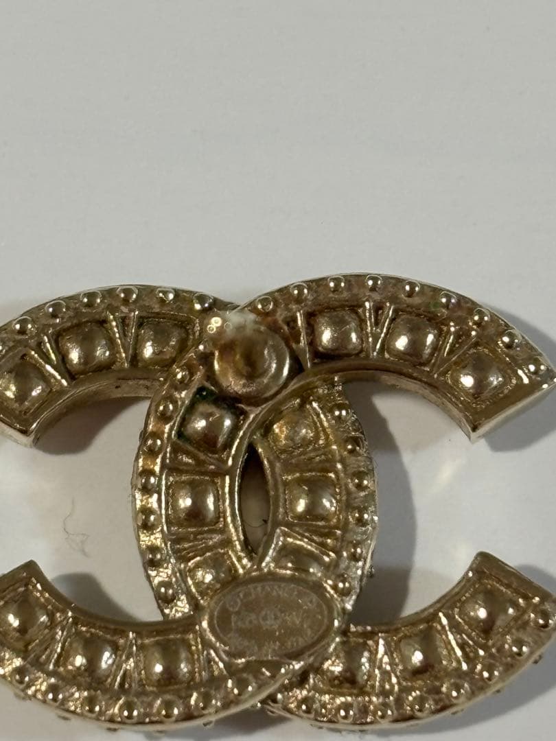 CHANEL CCロゴ ストーン付きピアス 片耳