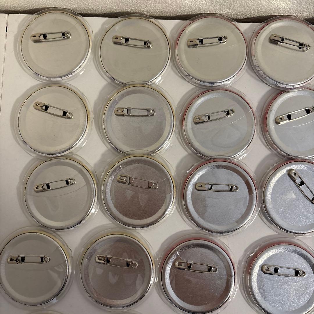 進撃の巨人 ラスアタ 缶バッジ エレン ミカサ アルミン