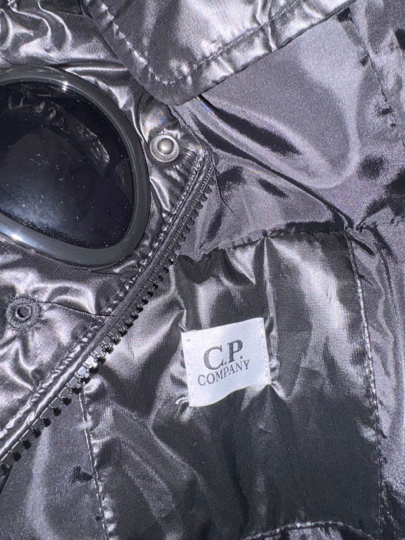 CP COMPANY ブラックダウンジャケット