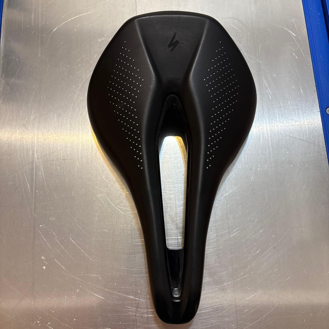 Specialized サドル240×143 レール7×7 テールライト付属