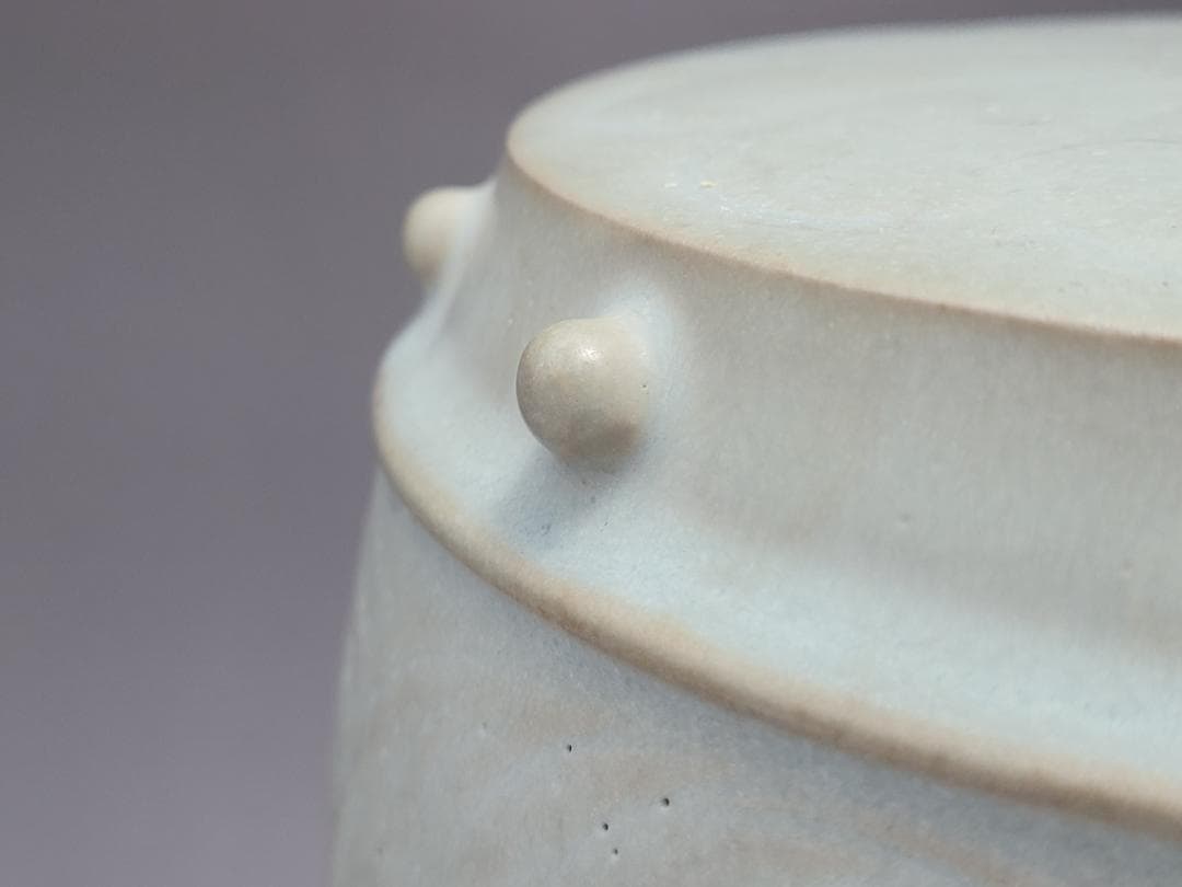 青釉 陽刻花紋 置物 時代唐物 高さ約21.7cm