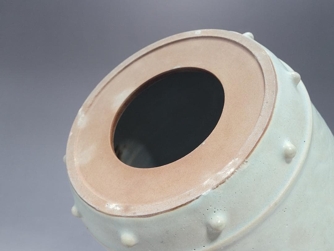 青釉 陽刻花紋 置物 時代唐物 高さ約21.7cm