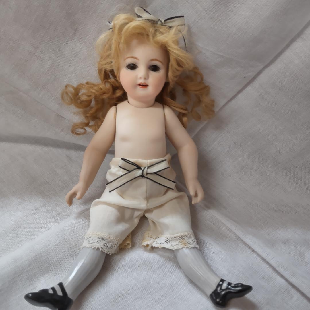 ミニョネット　アンティークドールリプロ　人形　シモン&ハルビック　リボン