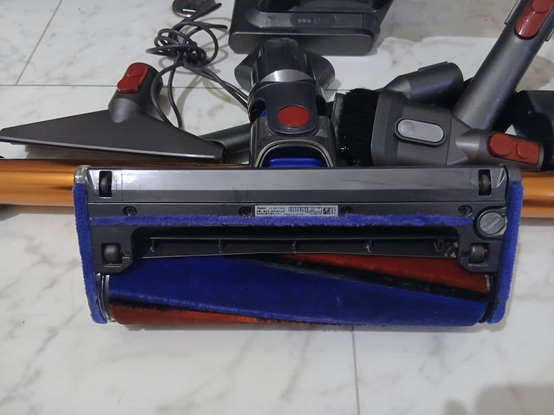 Dyson V10 Fluffy 本体一式 動作確認済