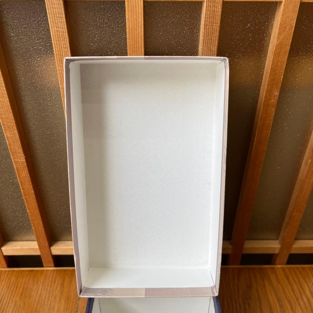 京焼・清水焼　鳥羽窯　干支祝盃　(赤帛紗付) うさぎの置物