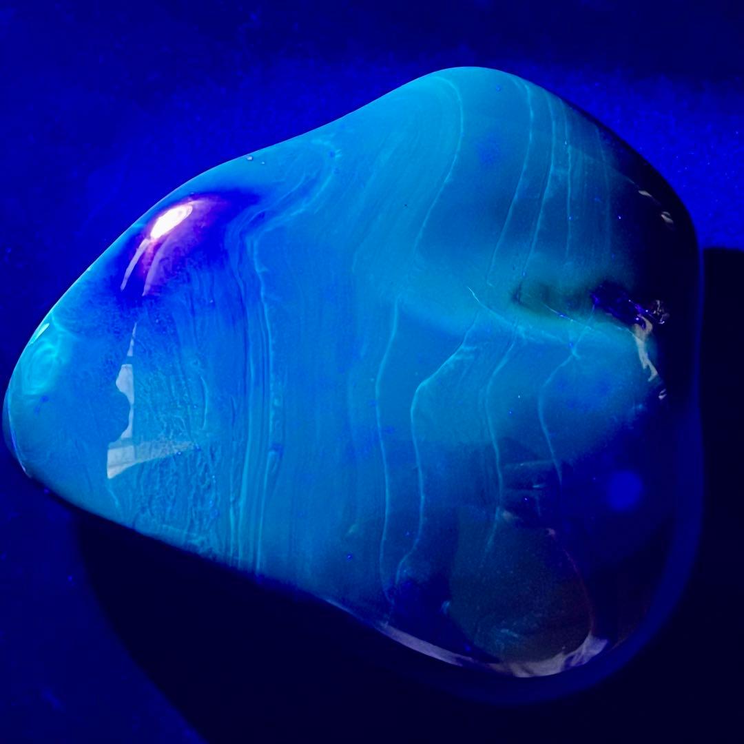 天然化石 琥珀 チェリーレッド ブルー アンバー 宝石 原石 天然石 鑑賞石