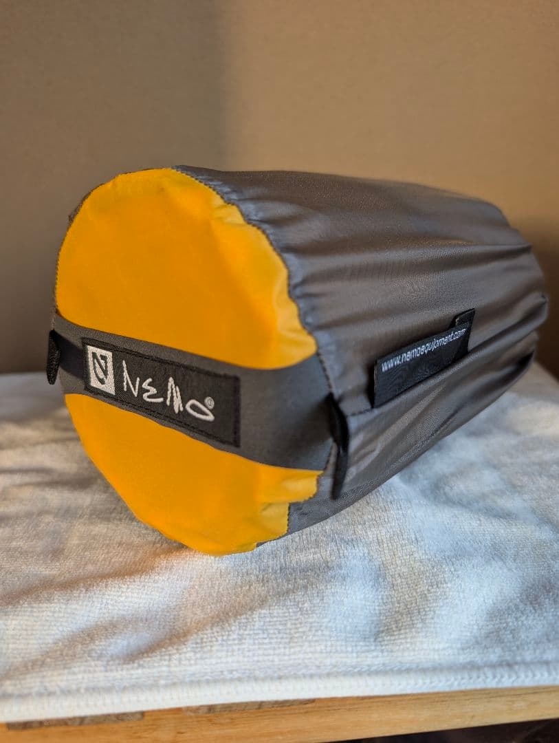 ✨(未使用) NEMO コンパクトエアークッション 、イエロー/グレー