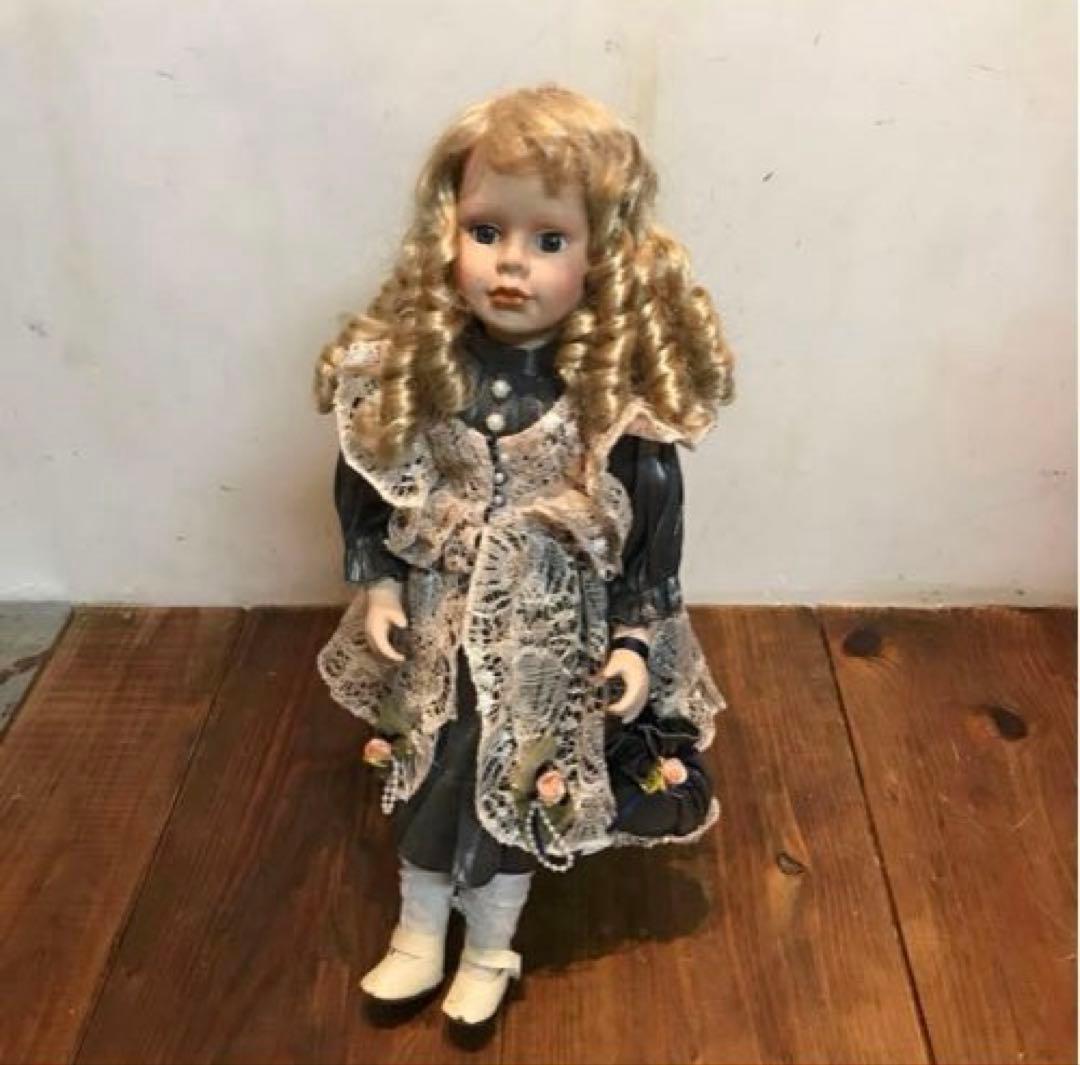 美品　ドール　ヴィンテージ　西洋人形　丁寧なつくり　表情が可愛いらしい　陶器