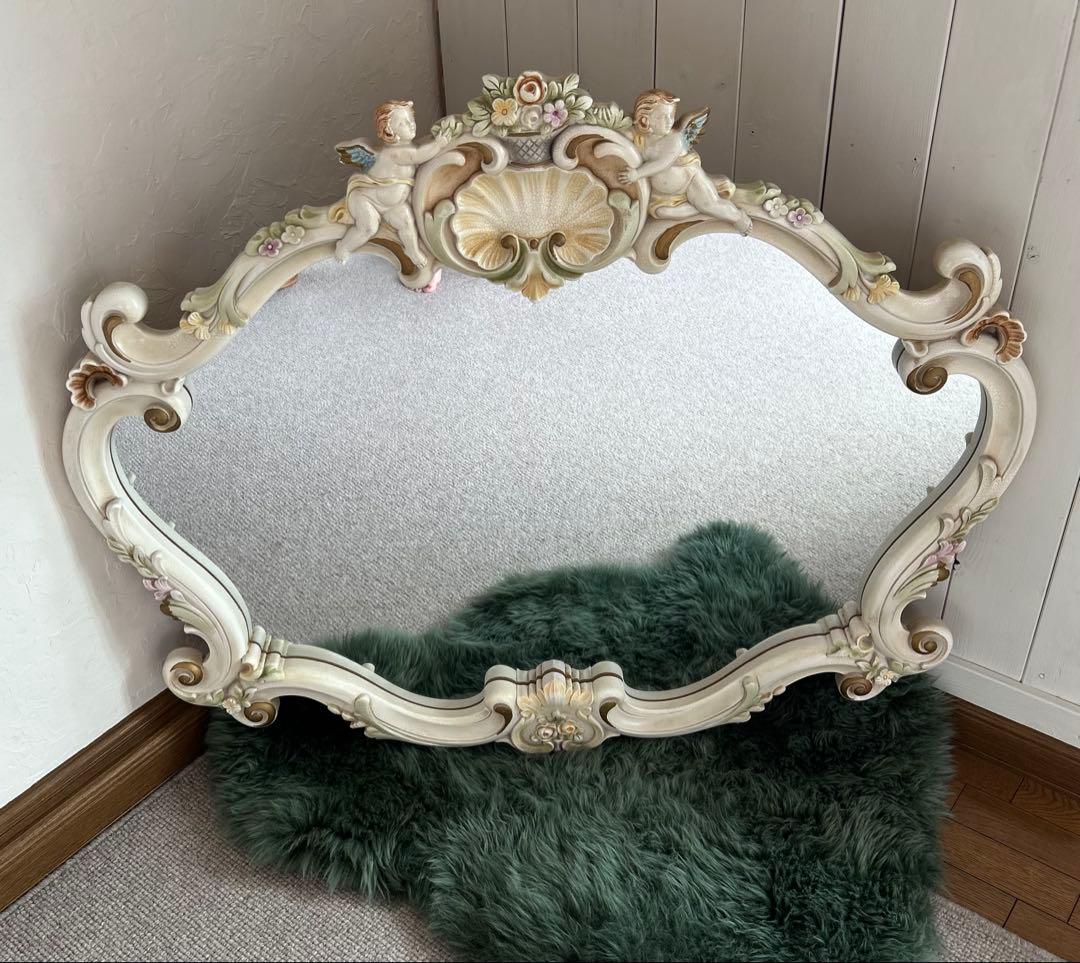 装飾的なオーバル型ミラー