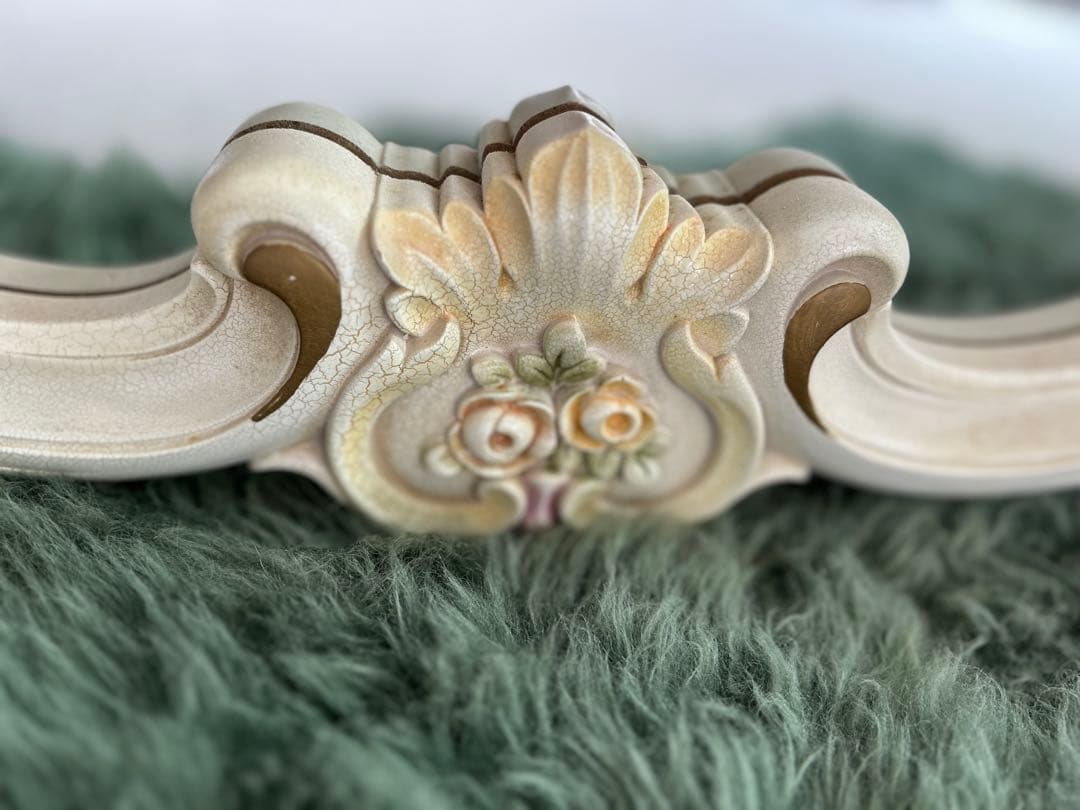 装飾的なオーバル型ミラー