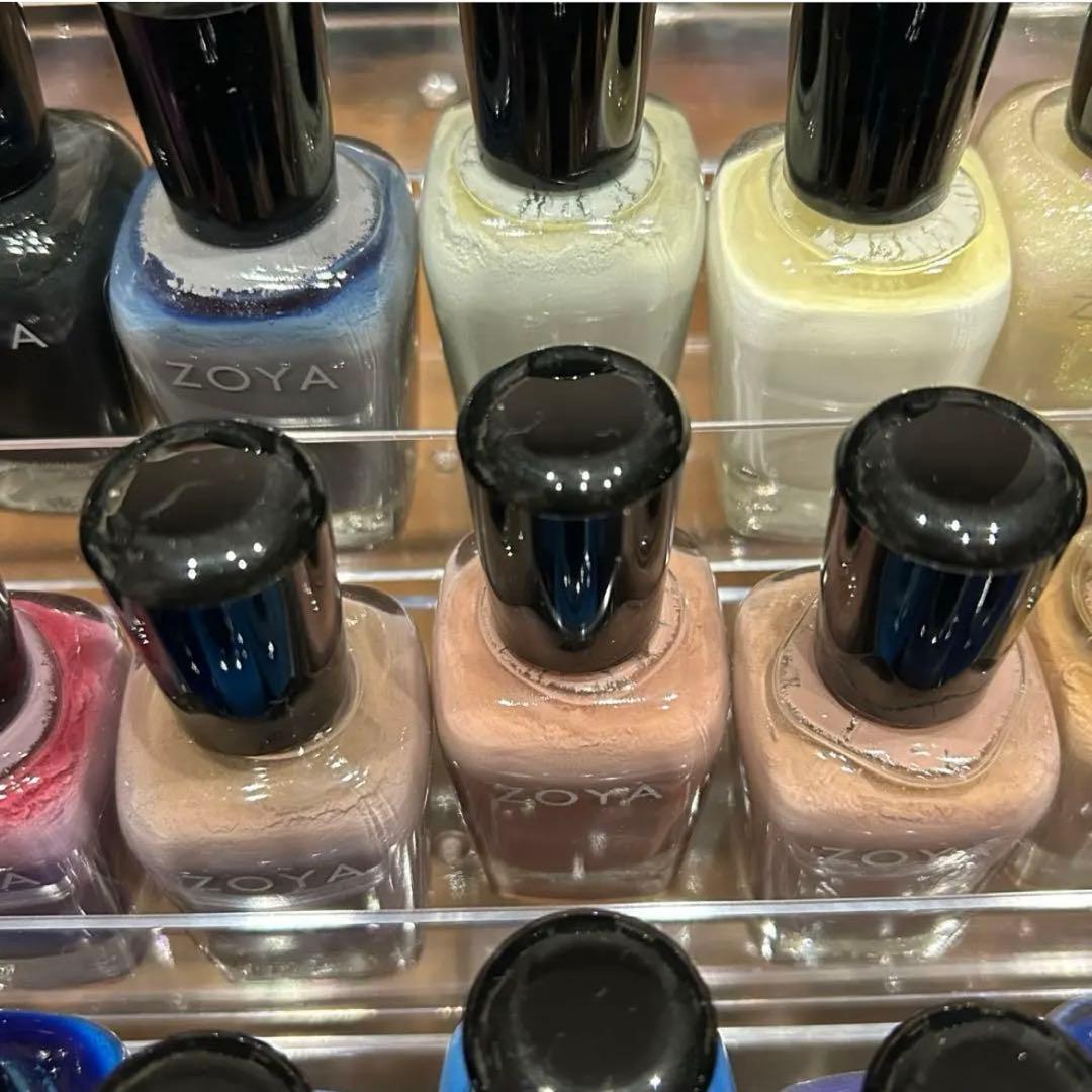 ZOYA／ネイルラッカー(バラ売り可)