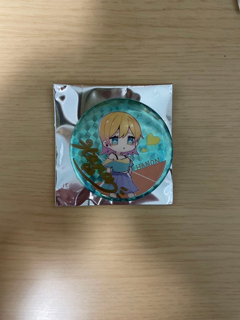 ハコニワリリィ Hanon直筆サイン入り缶バッジ