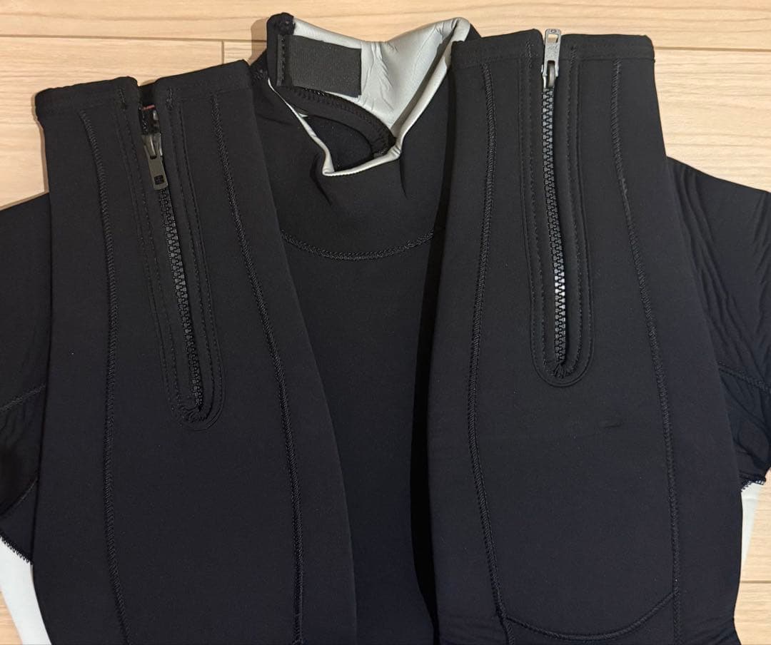 ウェットスーツ　セミドライ