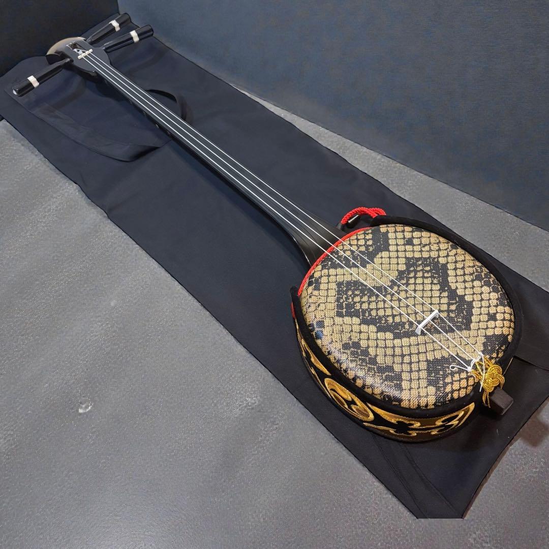 【ほぼ未使用】沖縄三線 工四合 人工皮 入門セット　蛇柄 初心者オススメ 三線