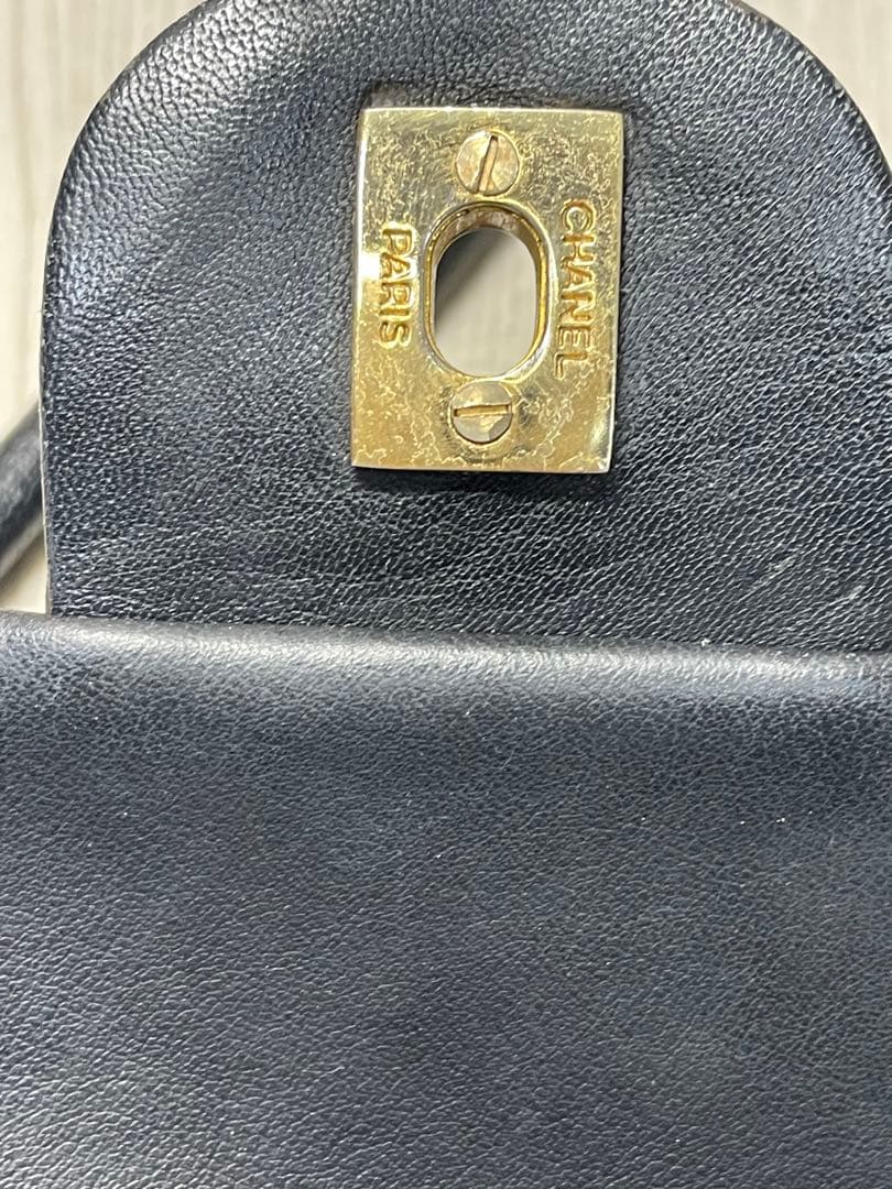 CHANELノベルティ シェブロン Vステッチ Wフラップ ショルダー