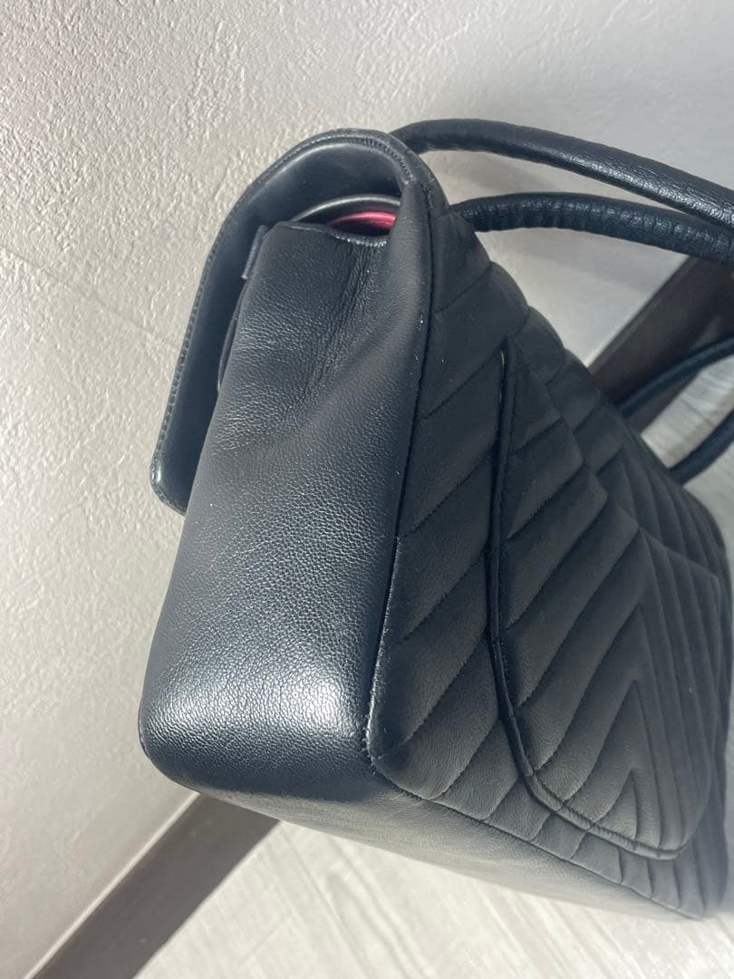 CHANELノベルティ シェブロン Vステッチ Wフラップ ショルダー