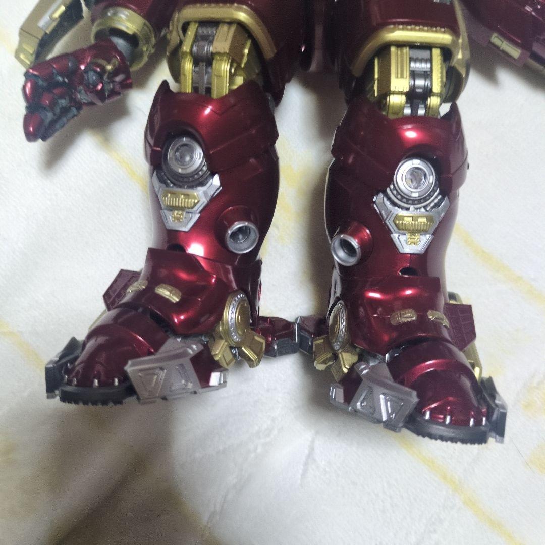 ハルクバスター　アイアンマン　フィギュア