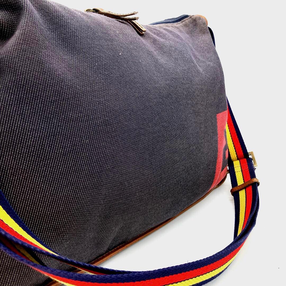 【FENDI】メッセンジャーバッグ　デニム　ロゴ　ブルー系