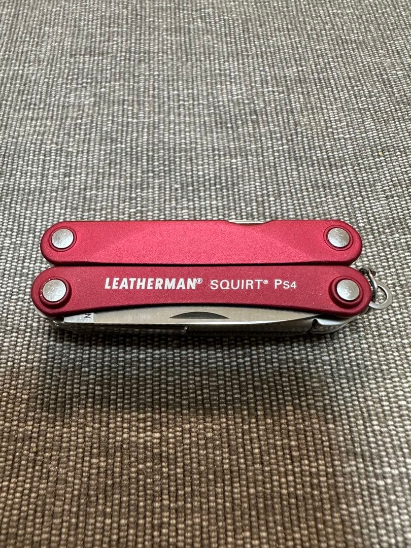 シュプリーム レザーマン スクワート PS4 マルチツール 多機能 レッド