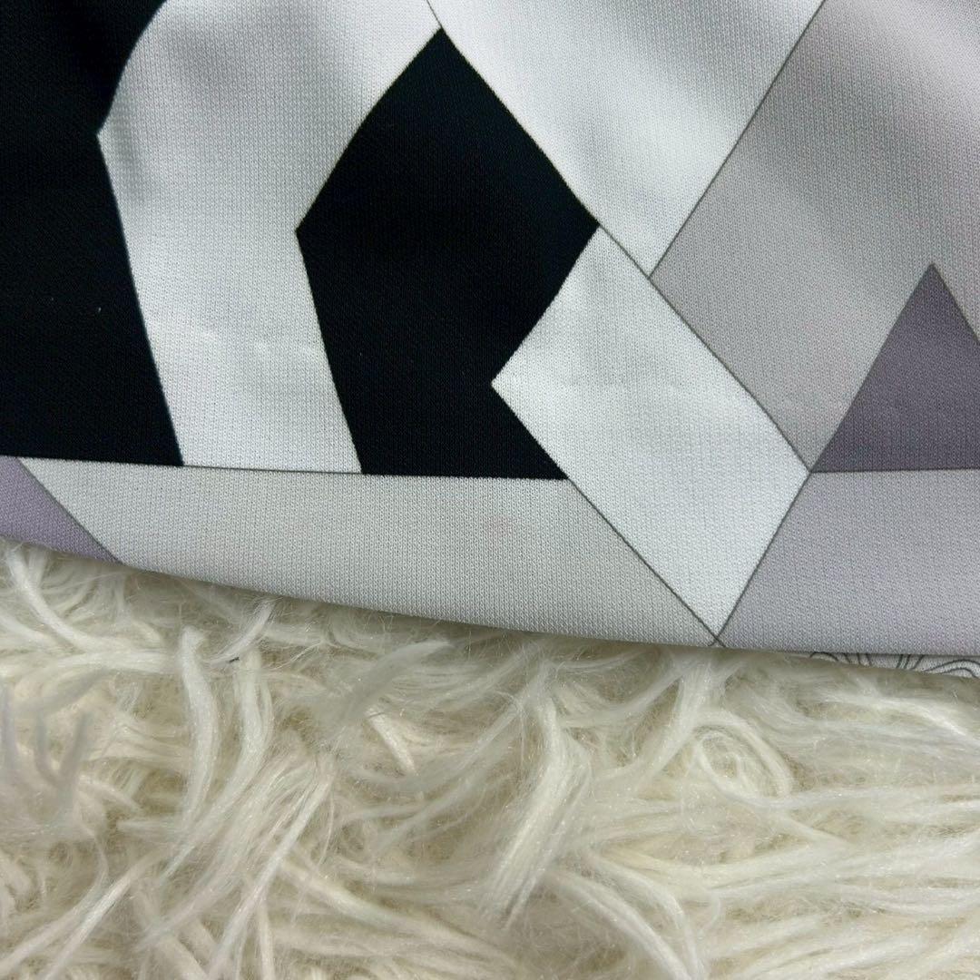 良品　レオナールスポーツ　ワンピース　花柄　ジオメトリック　ブラック系　38