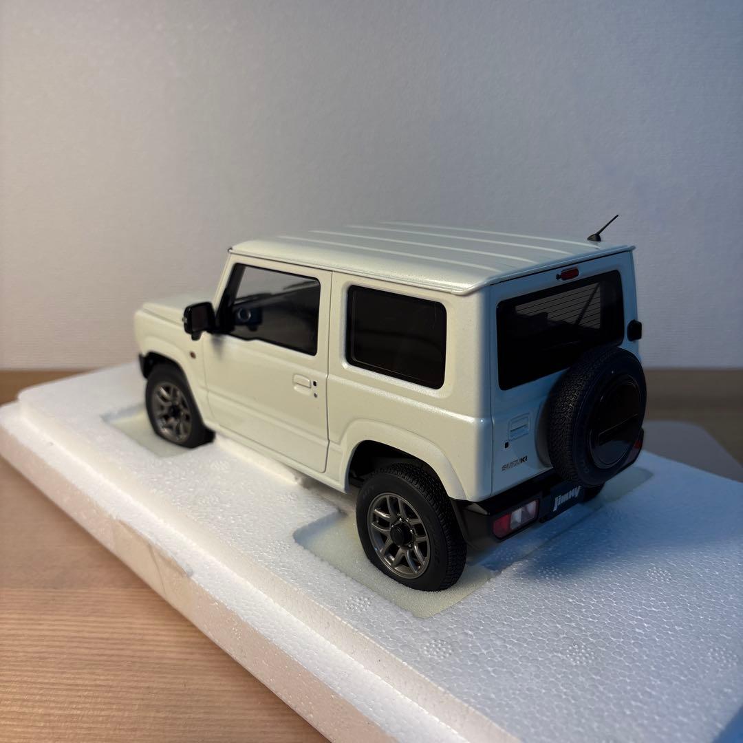 オートアート　スズキ　ジムニー　JB64 ホワイト　1/18 ミニカー