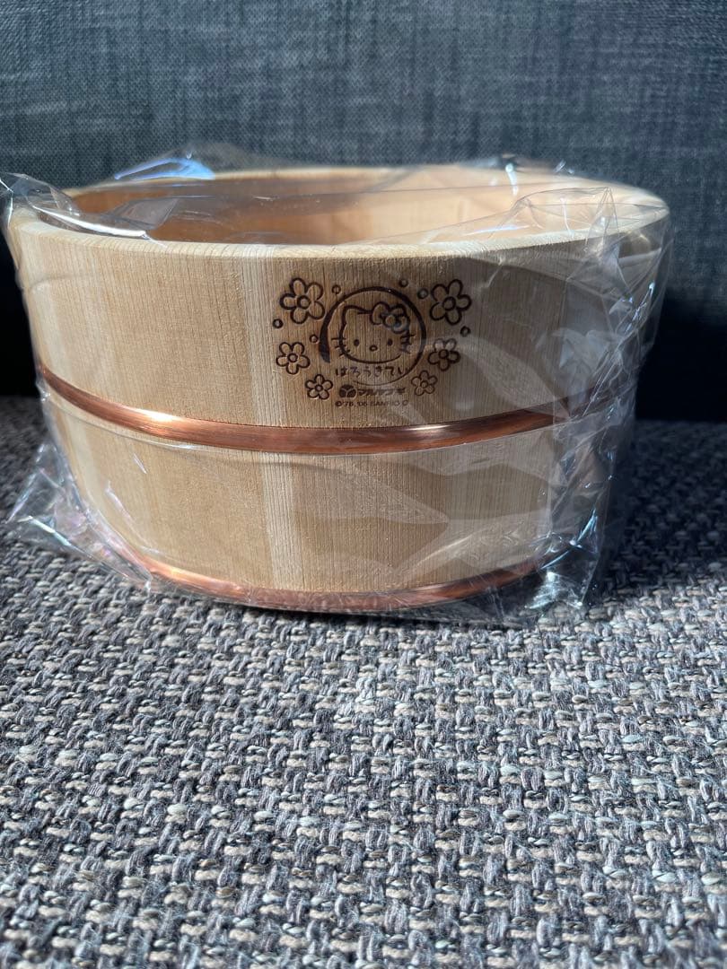 ハローキティ　風呂桶　石鹸置き　湯玉セットです。さらに、お値下げ中です。