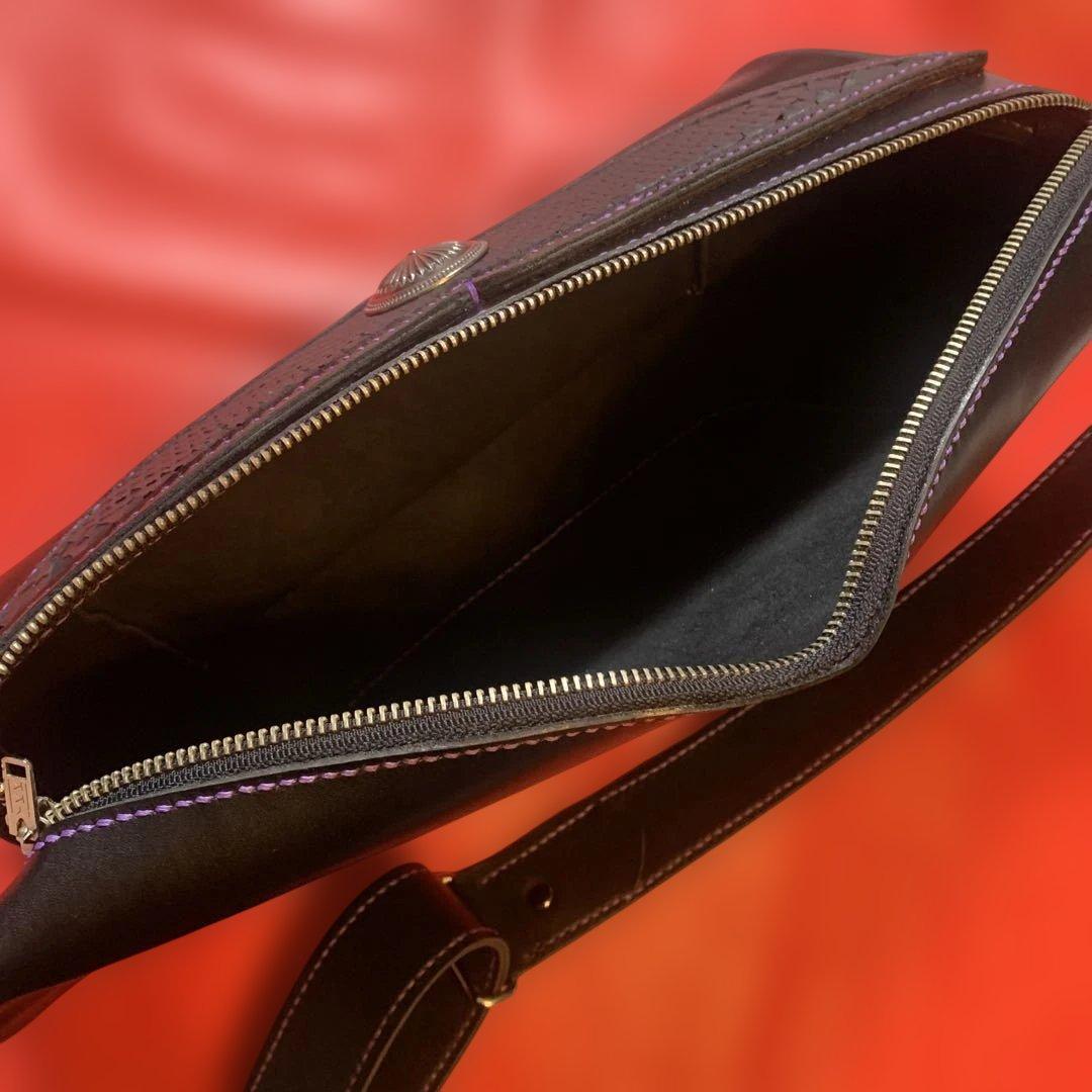 ハンドメイドレザークラフト牛革黒色✖️ブラックパイソンボディ肩掛けバッグコンチョ付