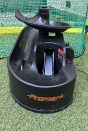 バッティングトレーナートス対面2　トスマシーン